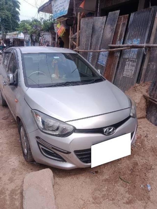 https://images10.gaadi.com/usedcar_image/4179008/original/processed_e86294ff-7626-4b98-9565-07713c600be1.jpg?imwidth=6400