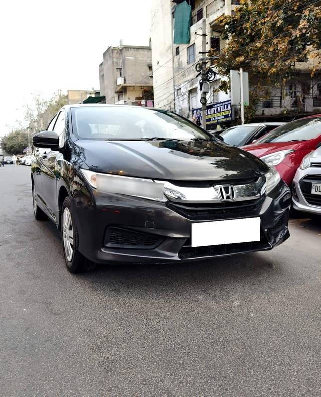 https://images10.gaadi.com/usedcar_image/4179016/original/processed_133865ff4b9ccd20adb2054db89f12a5.jpg?imwidth=6400