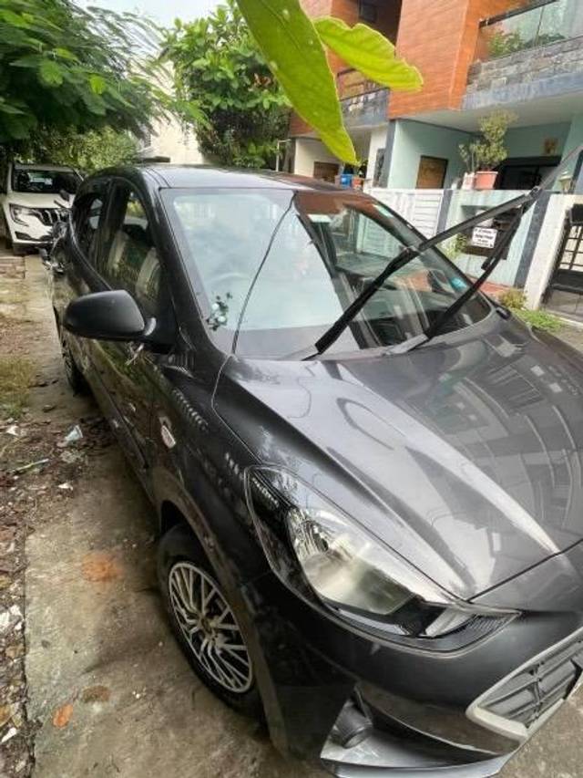 https://images10.gaadi.com/usedcar_image/4179061/original/processed_ea7fd36c-ba68-4cef-aed6-56b2e992cdb5.jpg?imwidth=6400