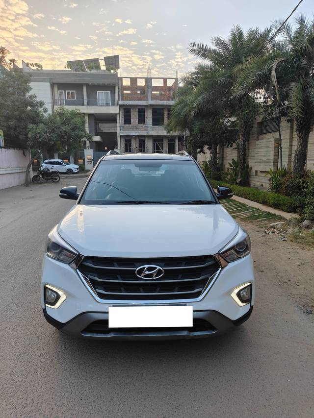 https://images10.gaadi.com/usedcar_image/4179073/original/processed_e54adf324186435761322c7667aaedab.jpg?imwidth=6400