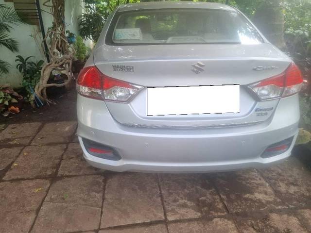 https://images10.gaadi.com/usedcar_image/4179126/original/processed_33066e7b-5a7f-4d7e-8679-37d4c6dc2805.jpg?imwidth=6401