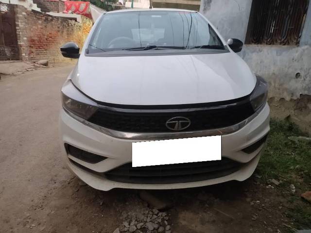 https://images10.gaadi.com/usedcar_image/4179179/original/processed_79c358fc-cfac-440d-8f9e-e48891110fbf.jpg?imwidth=6400