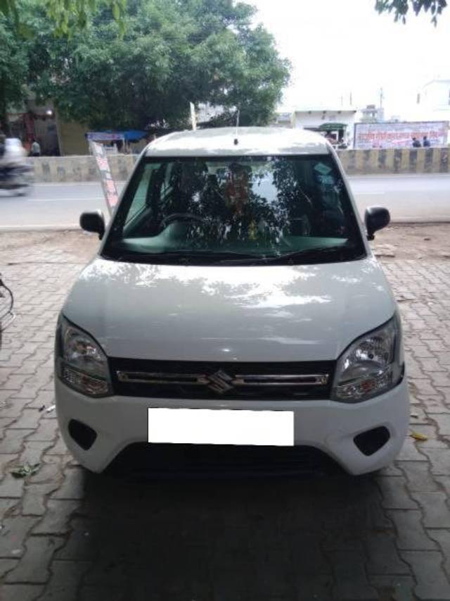 https://images10.gaadi.com/usedcar_image/4179190/original/processed_54bd6699-bddf-47ca-836c-4b47822aa89e.jpg?imwidth=6400