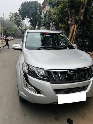 Mahindra XUV500 Mahindra XUV500 R W10 FWD