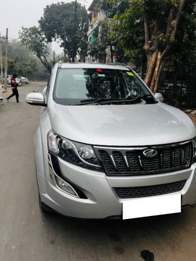 https://images10.gaadi.com/usedcar_image/4179223/original/processed_af5ff333-6012-42cd-8f8e-1650d0d834fe.jpg?imwidth=6400