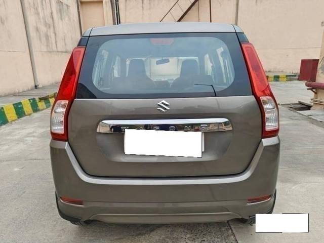 https://images10.gaadi.com/usedcar_image/4179406/original/processed_670737e357494b277e8e42d09e118dba.jpg?imwidth=6402