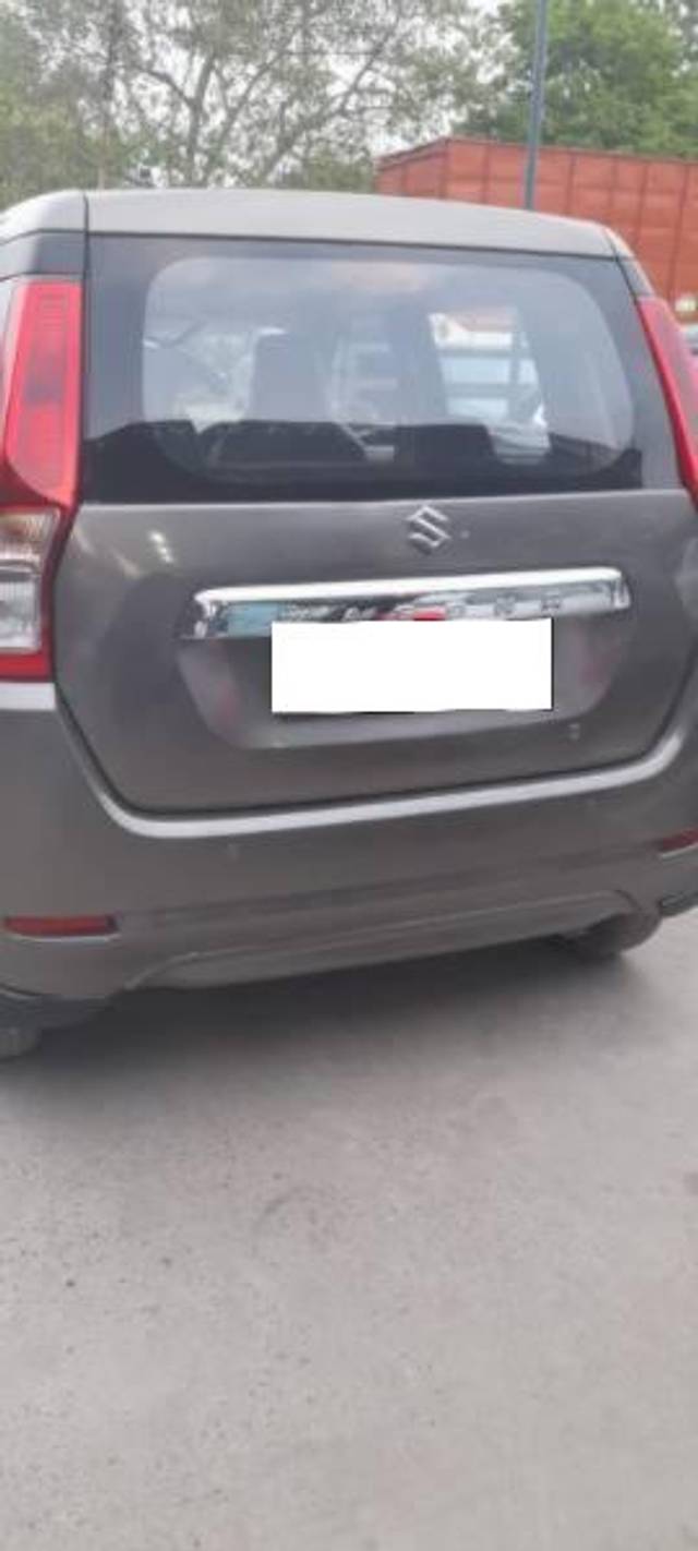 https://images10.gaadi.com/usedcar_image/4179464/original/processed_1730e7f4-ab57-42a6-898f-19bba1491d6d.jpg?imwidth=6401