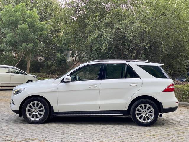 https://images10.gaadi.com/usedcar_image/4179615/original/6205fa0974b08fdafd816af4992781cb.jpg?imwidth=6402