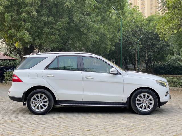 https://images10.gaadi.com/usedcar_image/4179615/original/62324ad257c0b909eb7a8374a8b22fa9.jpg?imwidth=6401