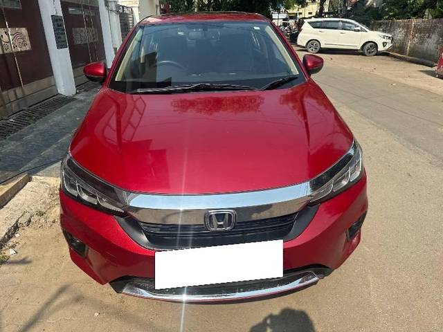 https://images10.gaadi.com/usedcar_image/4179650/original/processed_330d3368-11f0-4c63-8277-2b0c68dbbe6e.jpg?imwidth=6400