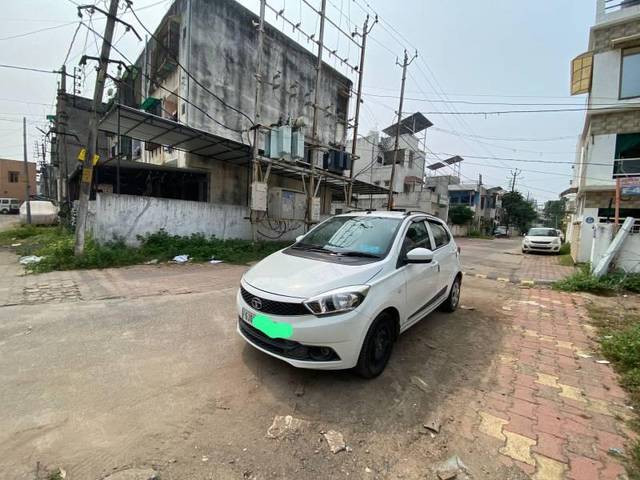 https://images10.gaadi.com/usedcar_image/4179663/original/processed_9a7e6fb5-fec2-44f6-beff-e9bc0570e526.jpg?imwidth=6400