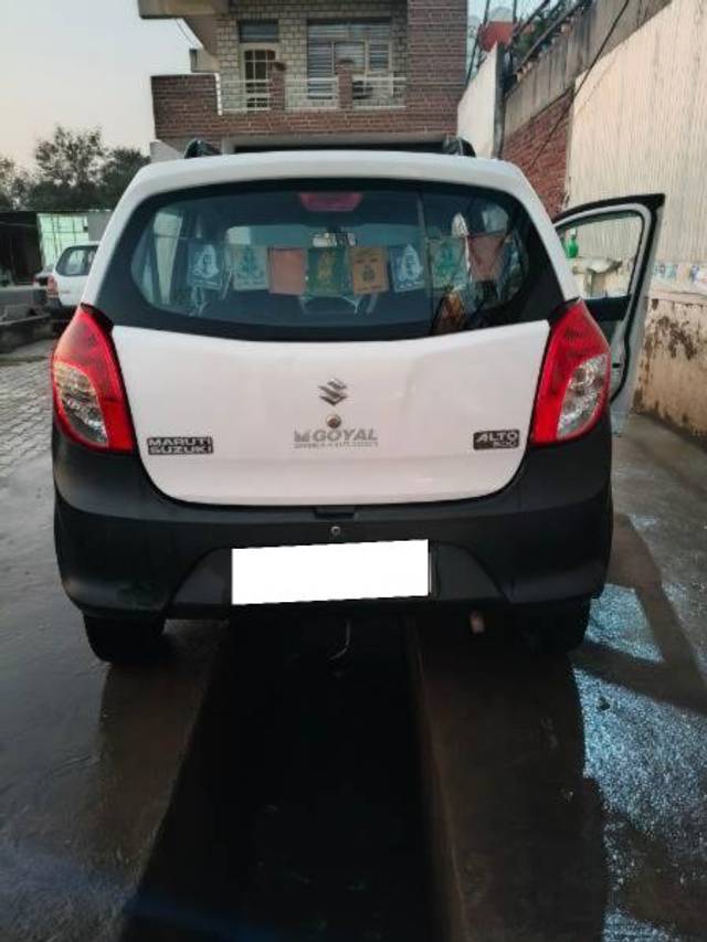 https://images10.gaadi.com/usedcar_image/4179713/original/processed_51692841-3e8e-4cd2-8442-42e46edce829.jpg?imwidth=6401