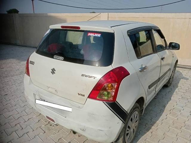 https://images10.gaadi.com/usedcar_image/4179746/original/processed_c0d57f89-6903-4a5d-926a-4ab85c4ec3c3.jpg?imwidth=6401