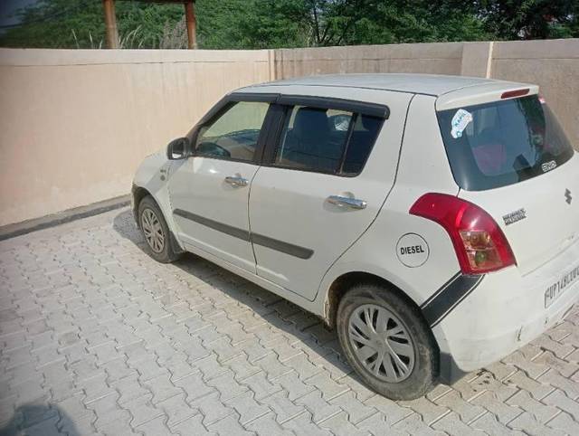 https://images10.gaadi.com/usedcar_image/4179746/original/processed_f079d2c2-4eeb-43e6-9b00-39b3780ec190.jpg?imwidth=6402