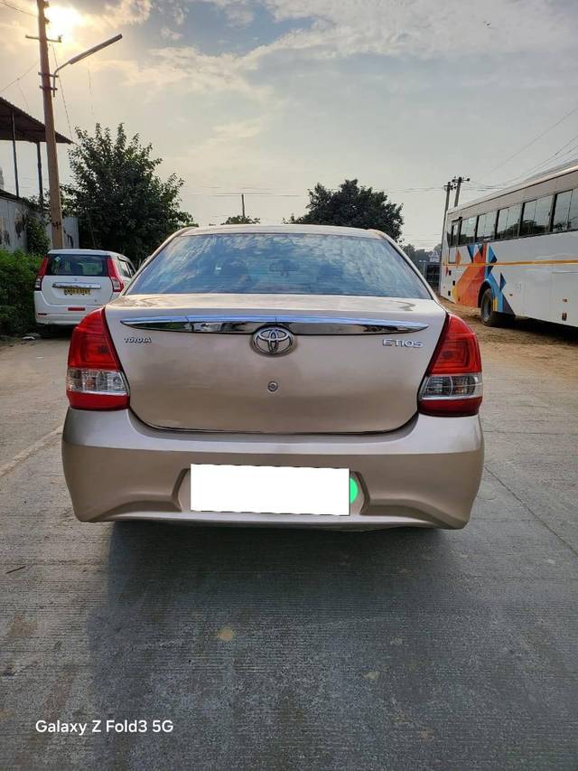 https://images10.gaadi.com/usedcar_image/4179785/original/processed_523a27d5c989289651c2e757d64848cd.jpg?imwidth=6402