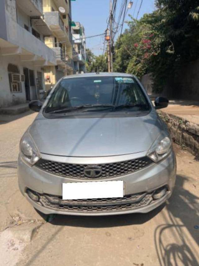 https://images10.gaadi.com/usedcar_image/4179831/original/0cba0da02fa502de6d9575532cbab499.jpg?imwidth=6401