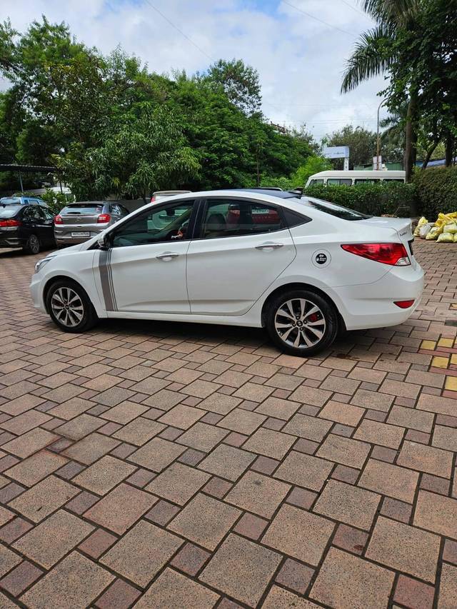 https://images10.gaadi.com/usedcar_image/4179857/original/processed_01ada118971eeaa3db36bc577d250d73.jpg?imwidth=6402