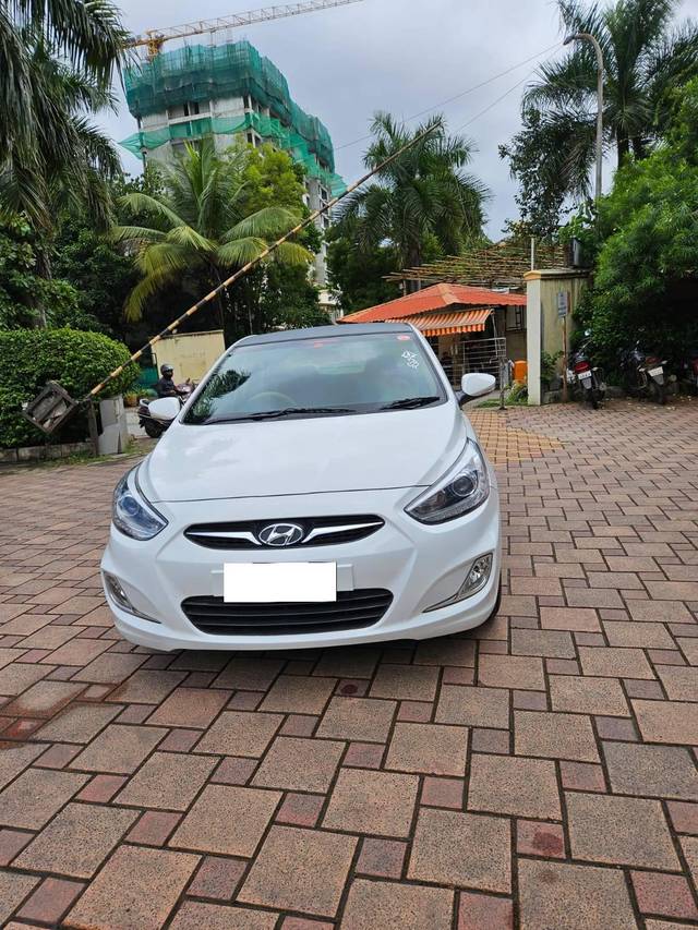 https://images10.gaadi.com/usedcar_image/4179857/original/processed_7c61000ec024a7f0863ce3d9563de181.jpg?imwidth=6400