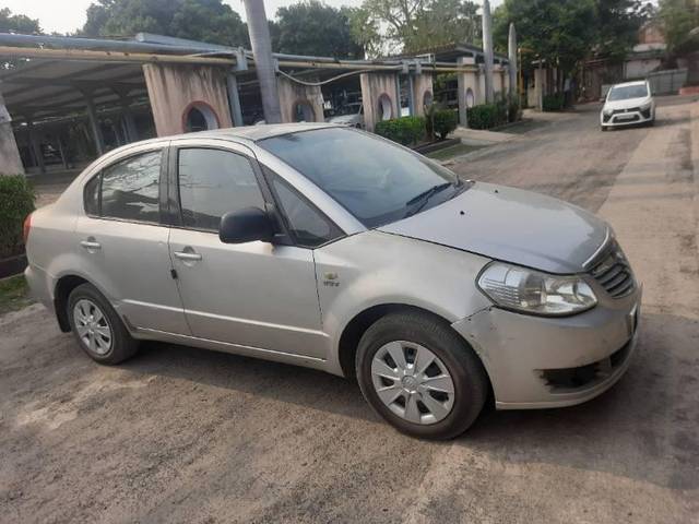 https://images10.gaadi.com/usedcar_image/4179867/original/processed_63b22d02-0cd0-4553-b0c4-550c235adcbb.jpg?imwidth=6400