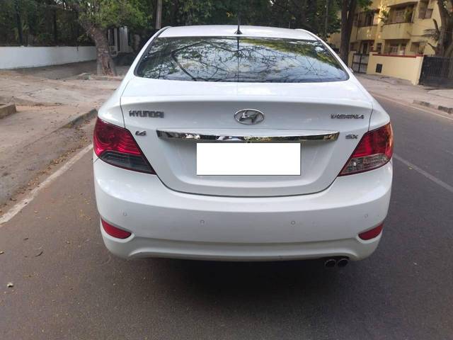 https://images10.gaadi.com/usedcar_image/4179918/original/processed_d35c95735a9d85984cb228f8e40a7335.jpg?imwidth=6401