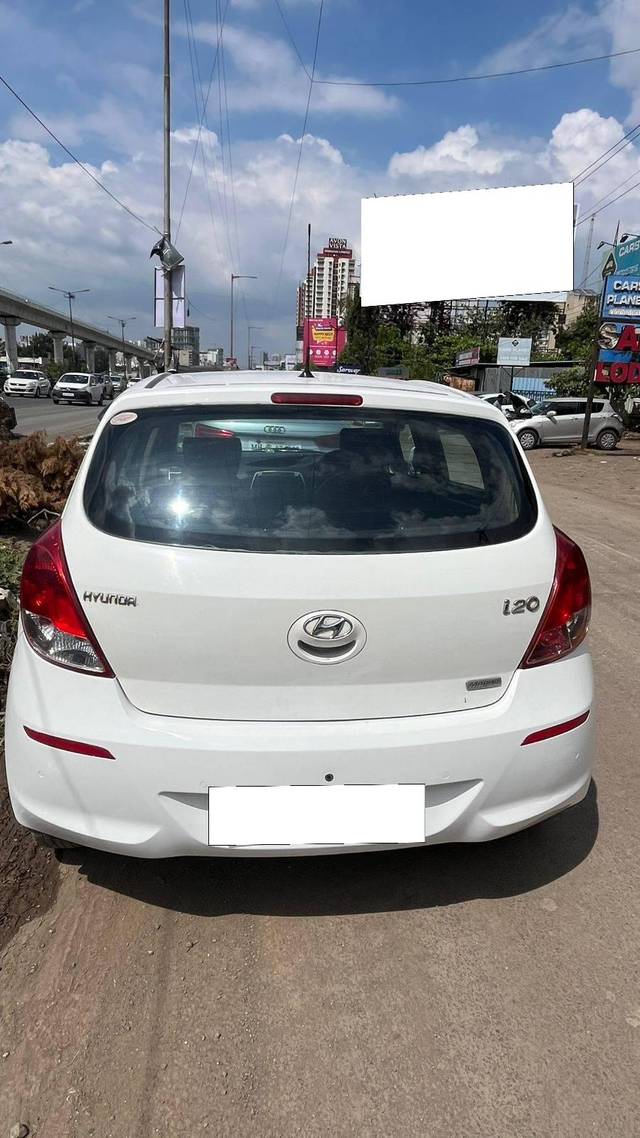 https://images10.gaadi.com/usedcar_image/4179934/original/processed_1fbd9ae7b4965661a1a5cbb31e52e025.jpg?imwidth=6402