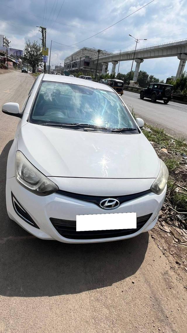 https://images10.gaadi.com/usedcar_image/4179934/original/processed_781f9ebf857c709d9872a7429624c0fd.jpg?imwidth=6401