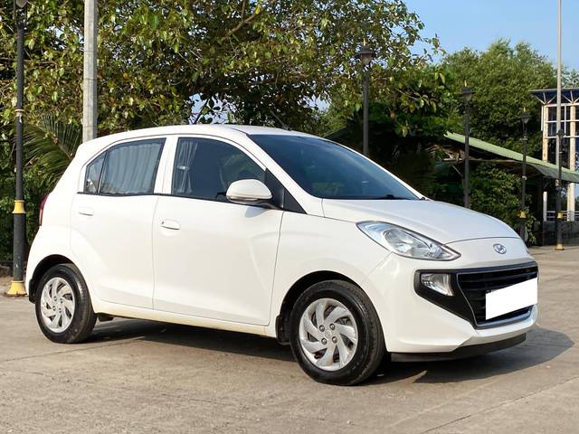 https://images10.gaadi.com/usedcar_image/4179950/original/processed_34f19ed95cc4ec0ec1cbbe483a7cfdb1.jpg?imwidth=6400