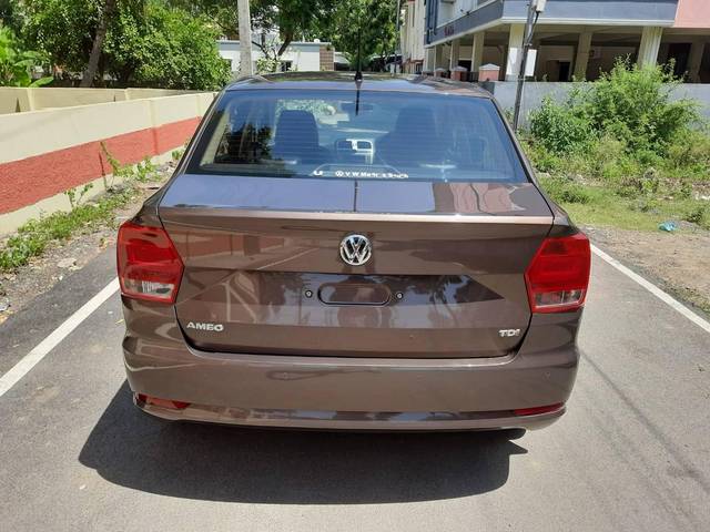 https://images10.gaadi.com/usedcar_image/4179961/original/processed_bea636479076474ebcee52fe0cad2914.jpg?imwidth=6402