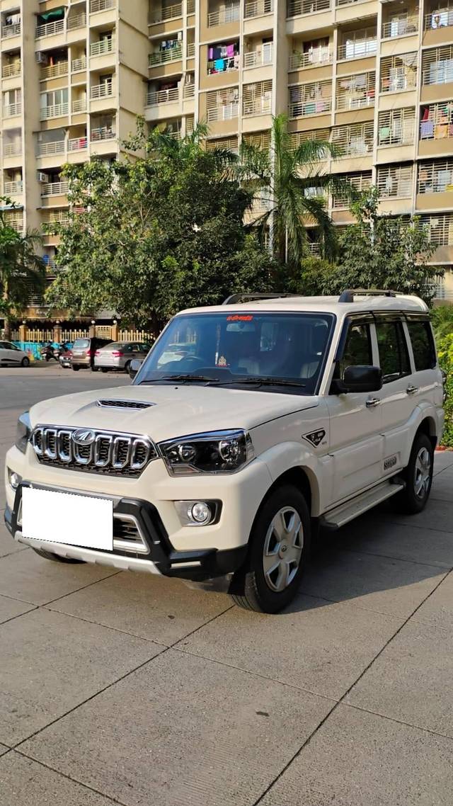 https://images10.gaadi.com/usedcar_image/4180034/original/processed_4259d2607017de5e2f72ec3e106c8442.jpg?imwidth=6402