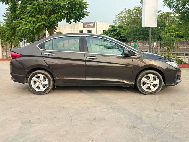 https://images10.gaadi.com/usedcar_image/4180083/original/b962ff52c7c5b0a77bea7502d21ad971.jpg?imwidth=6401