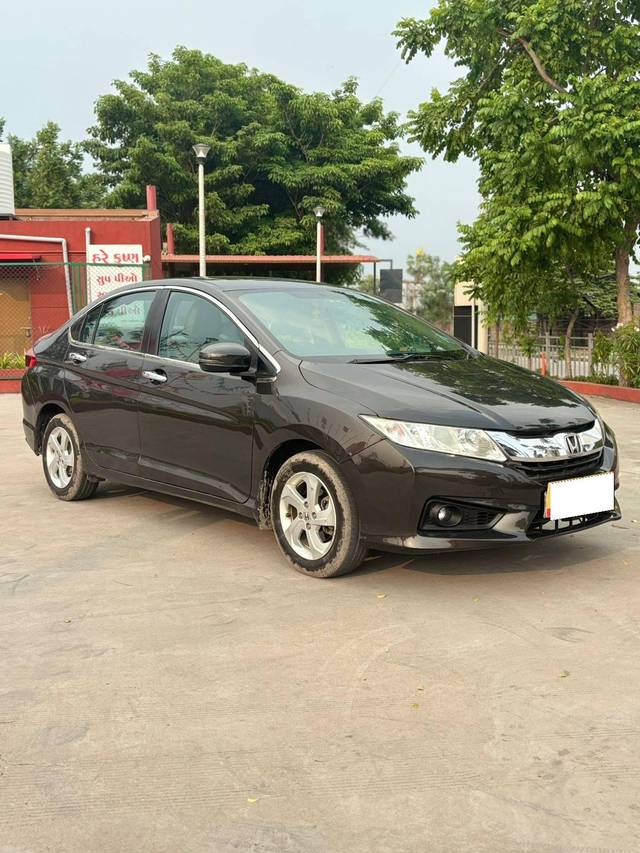 https://images10.gaadi.com/usedcar_image/4180083/original/processed_2653ccbc09a8ee9c34754d0bf69044cd.jpg?imwidth=6400