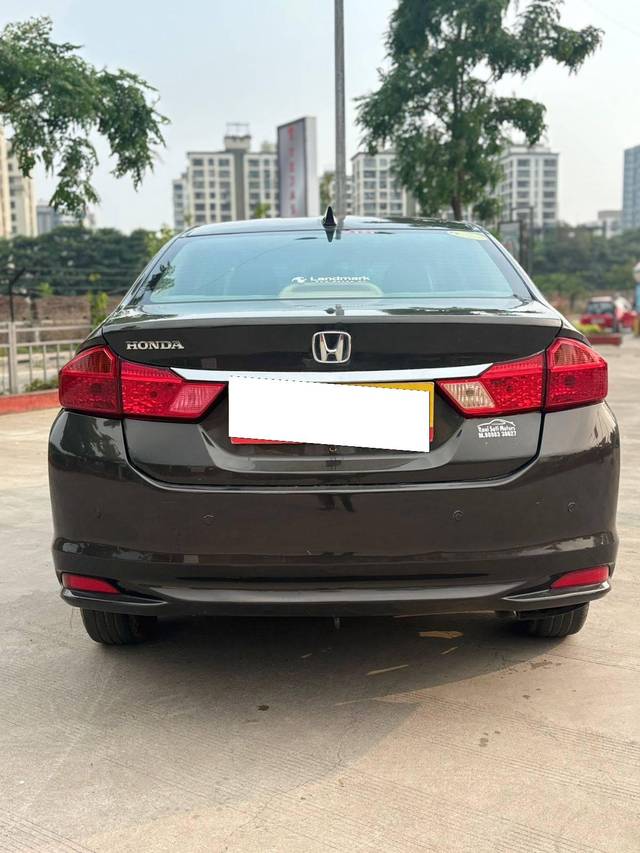 https://images10.gaadi.com/usedcar_image/4180083/original/processed_e1edc7b7bfc03806634933b354908706.jpg?imwidth=6402