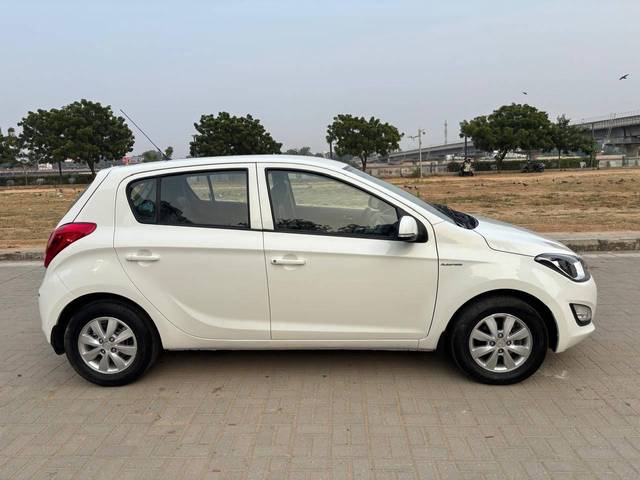 https://images10.gaadi.com/usedcar_image/4180088/original/processed_0009d81ee5c6880301191fd56116504a.jpg?imwidth=6401