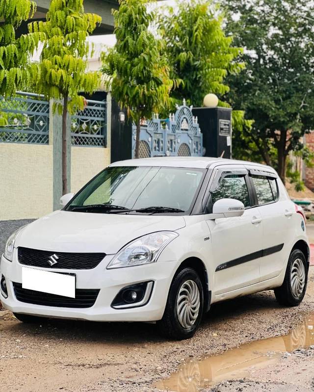 https://images10.gaadi.com/usedcar_image/4180126/original/processed_0938bc34ed724532cc5a91937c2a8208.jpg?imwidth=6400