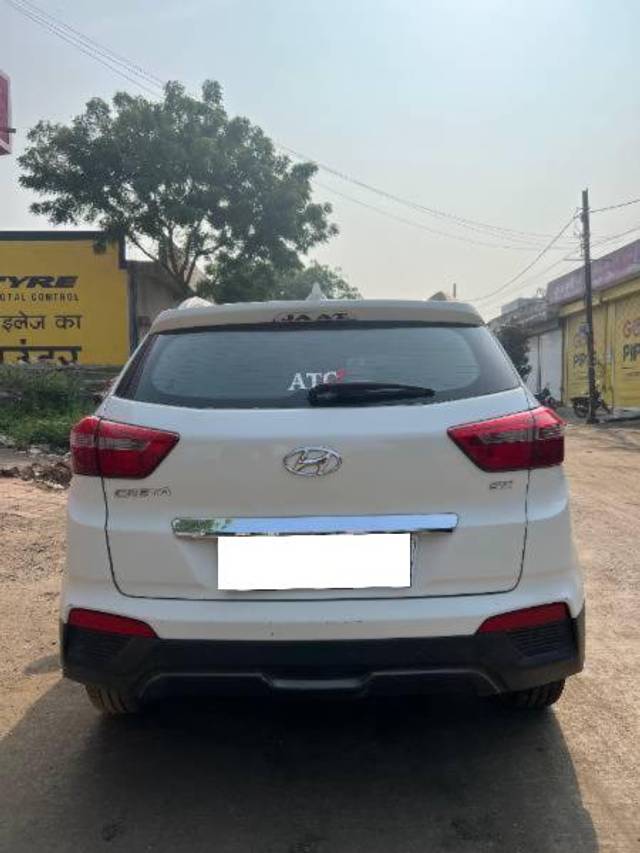 https://images10.gaadi.com/usedcar_image/4180134/original/processed_f5ff7a95-6f1c-474e-b5a5-d2a1e0a9f004.jpg?imwidth=6402