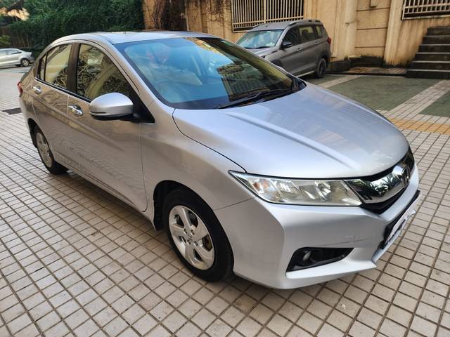 https://images10.gaadi.com/usedcar_image/4180155/original/4a1ec600d0904effad7efff2d051c5e9.jpg?imwidth=6402