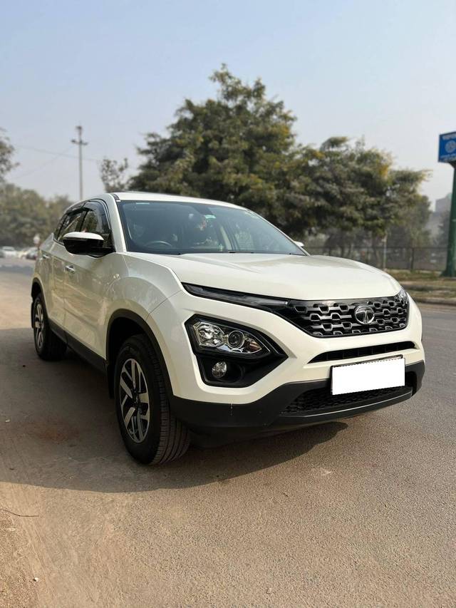 https://images10.gaadi.com/usedcar_image/4180199/original/processed_ef9eb8d84245f57f6d475cfeaaf58846.jpg?imwidth=6400