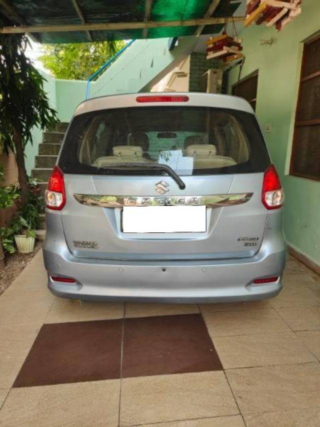 https://images10.gaadi.com/usedcar_image/4180395/original/processed_9337f6a6-6508-40a8-8db8-7b091a0596bd.jpg?imwidth=6402