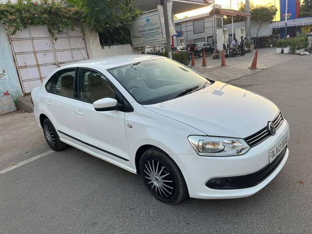 https://images10.gaadi.com/usedcar_image/4180425/original/processed_4a6607c7177da5e305cab6e9bef55c81.jpg?imwidth=6400