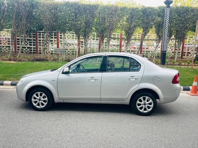 https://images10.gaadi.com/usedcar_image/4180443/original/processed_200893295e2ffa603acd7873f003306c.jpeg?imwidth=6402