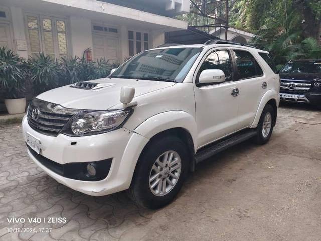 https://images10.gaadi.com/usedcar_image/4180614/original/processed_012fbe90-65bd-40c7-913f-e77b6d79c9ee.jpg?imwidth=6402