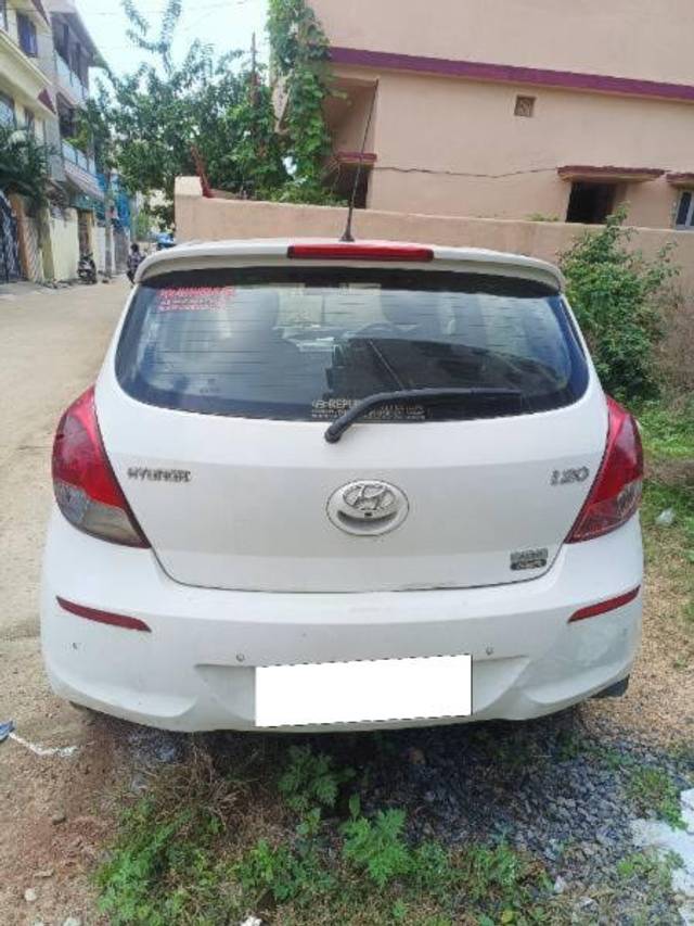 https://images10.gaadi.com/usedcar_image/4180701/original/processed_71c57c60-e6df-4b35-866a-1961e197da50.jpg?imwidth=6402