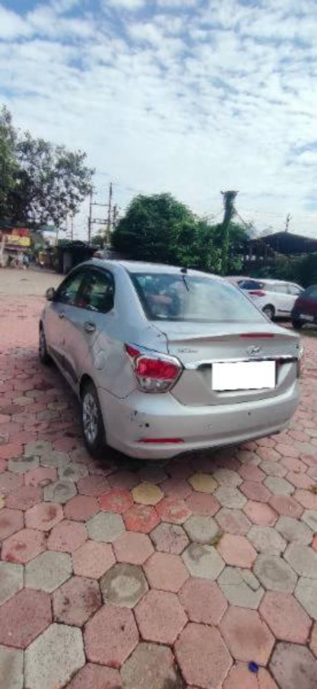 https://images10.gaadi.com/usedcar_image/4180714/original/processed_bad48149-2801-4cd8-86a0-a29e8e3077cc.jpg?imwidth=6401