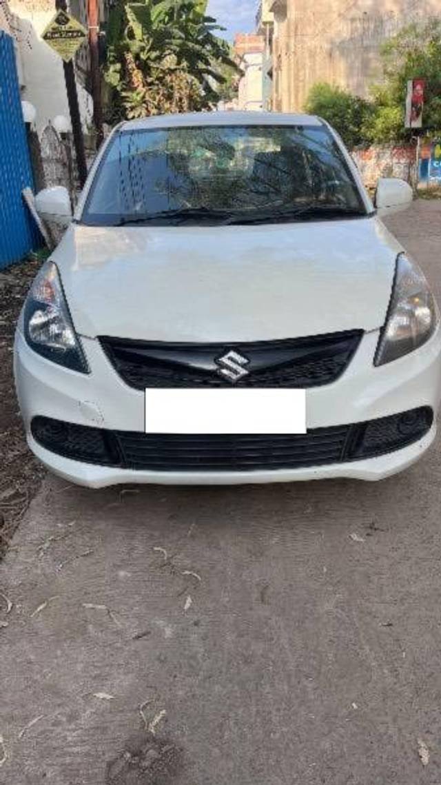 https://images10.gaadi.com/usedcar_image/4180716/original/processed_157f275d-2314-4015-8487-3a347a6c206c.jpg?imwidth=6402