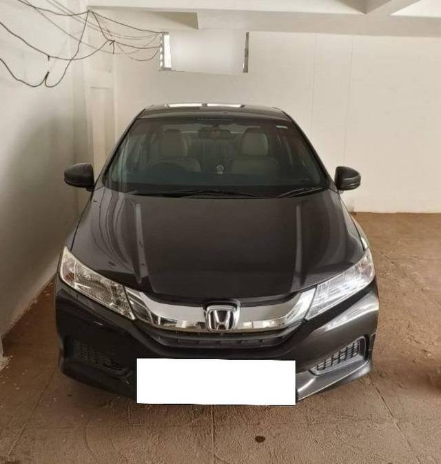 https://images10.gaadi.com/usedcar_image/4180968/original/processed_1a18ad4ec7d1fa043cb8e013e2d2c0c0.jpeg?imwidth=6401