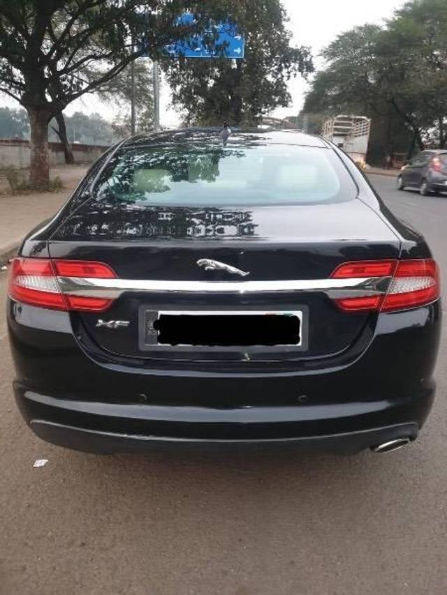 https://images10.gaadi.com/usedcar_image/4181013/original/processed_efe94b51-8030-4d2b-9073-36249c529032.jpg?imwidth=6402