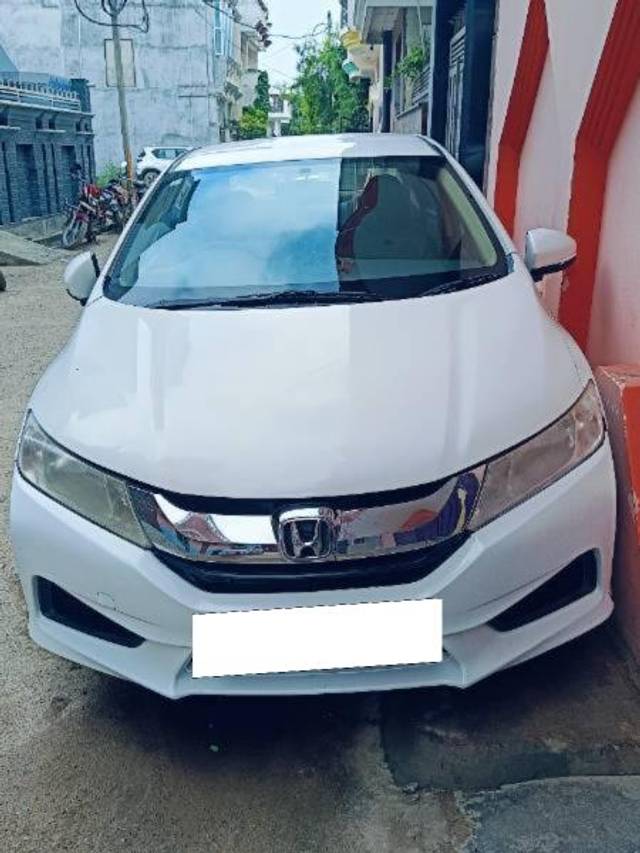 https://images10.gaadi.com/usedcar_image/4181029/original/processed_69edc6b8-f8d1-43f6-958c-3dc2ca0433e3.jpg?imwidth=6400