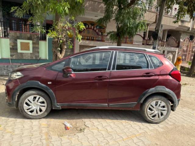 https://images10.gaadi.com/usedcar_image/4181059/original/978932e6ee684b1868a55f7d3ad53306.jpg?imwidth=6402