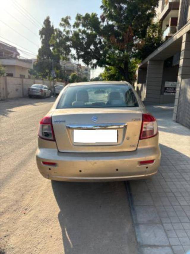 https://images10.gaadi.com/usedcar_image/4181086/original/3e1e1d3781984d33d818113b79662b9b.jpg?imwidth=6401