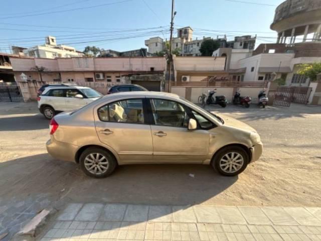 https://images10.gaadi.com/usedcar_image/4181086/original/dad567efbe96eb51bf6033bdc48e2a9c.jpg?imwidth=6402